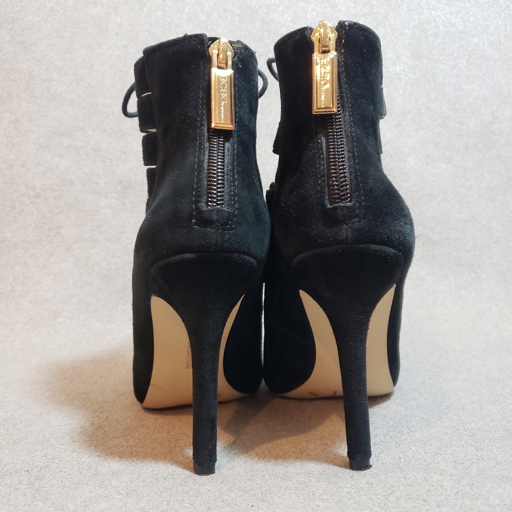 *size 4* BCBGeneration "BELININI stiletto bootie - Picture 3 of 12